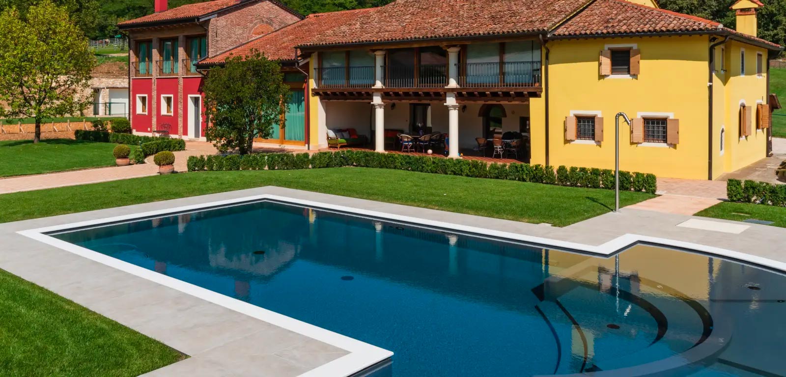 costruzione-piscina-interrata-genova